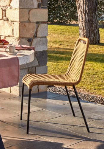 KAVE HOME Glenville spisestuestol - brunt polyestertau og sort stl 