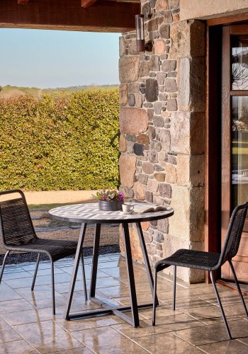 KAVE HOME rundt Tella hagebord - hvit og svart keramikk og stl (90)