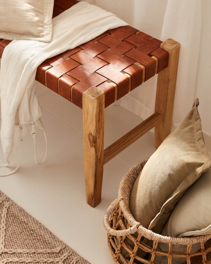 KAVE HOME Calixta benk, rektangulr - brunt skinn og naturlig teak (120x40)