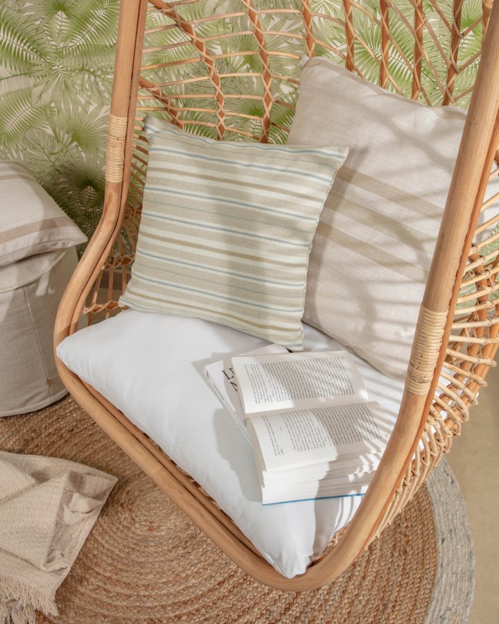 KAVE HOME Ekaterina hengestol, med stoffpute - naturlig rotting