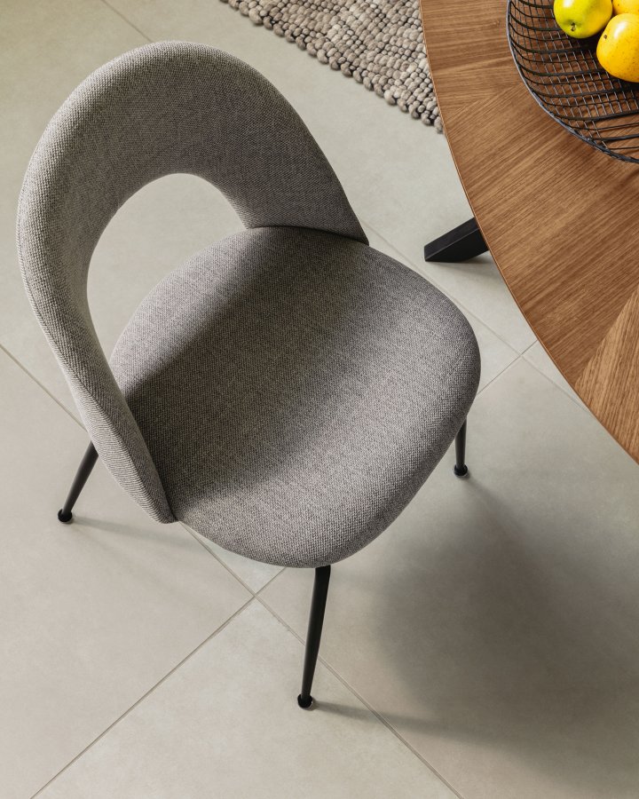 KAVE HOME Mahalia spisebordsstol, uten armlener - lysegrtt stoff og svart stl