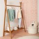 KAVE HOME Maralis klesstativ for barn, med hylle - naturlig ask (148x50) 