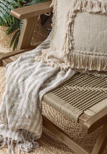 KAVE HOME Geralda lenestol - mrkt akasietre 