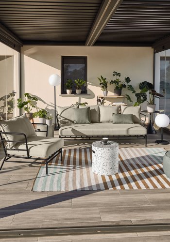 KAVE HOME Mareluz 3-manns hagesofa med puter - grtt stoff og sort stl