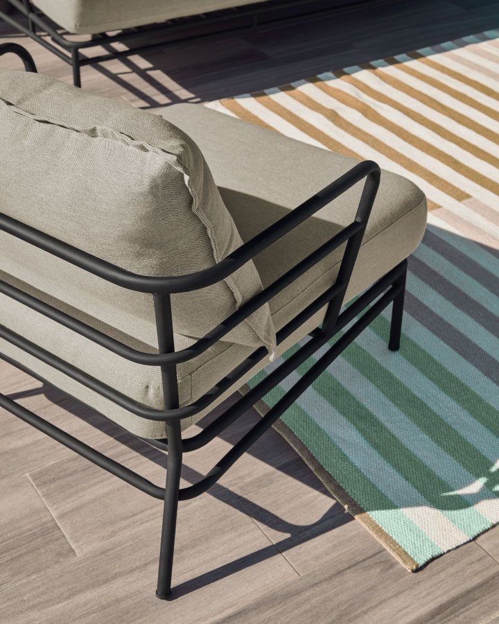 KAVE HOME Mareluz hagestol, med armlener - gr polyester og sort stl