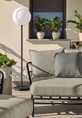 KAVE HOME Mareluz 3-manns hagesofa med puter - grtt stoff og sort stl