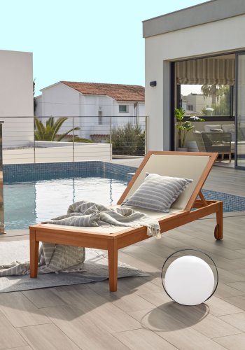 KAVE HOME Caterin fluktstol - solid eukalyptustre og beige nettingstoff