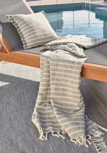 KAVE HOME Caterin fluktstol - grnn tekstilen og naturlig eukalyptustre