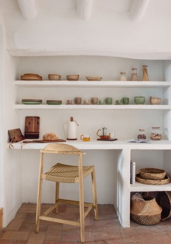 KAVE HOME Glynis barstol - beige/naturlig polyester/eukalyptus tre, hy