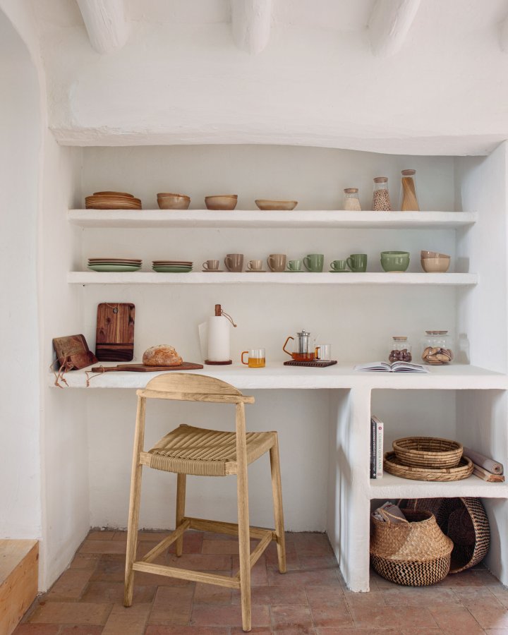 KAVE HOME Glynis barstol - beige/naturlig polyester/eukalyptus tre, hy