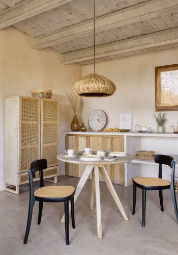 KAVE HOME romersk stol i massiv bk med sort finish, ask finér og rotting