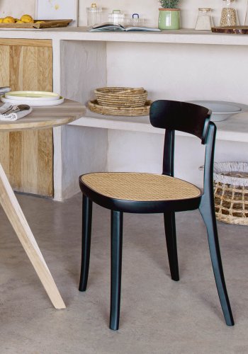 KAVE HOME romersk stol i massiv bk med sort finish, ask finér og rotting