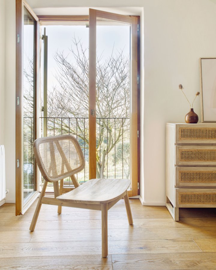 KAVE HOME Nadra lenestol - naturlig rotting og teak