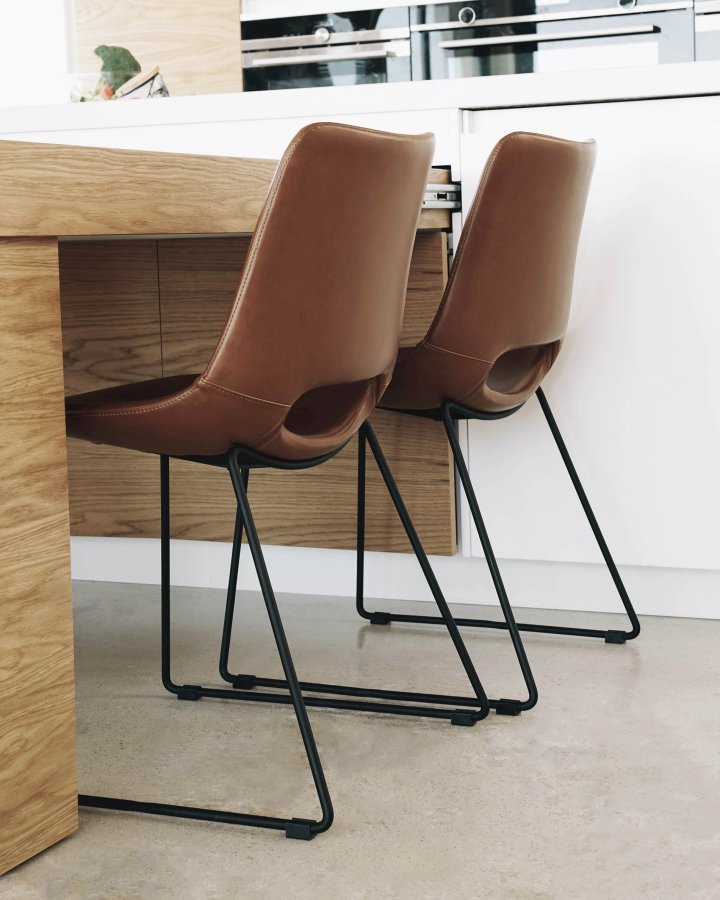 KAVE HOME Ziggy spisestol - lysebrun PU og sort stl