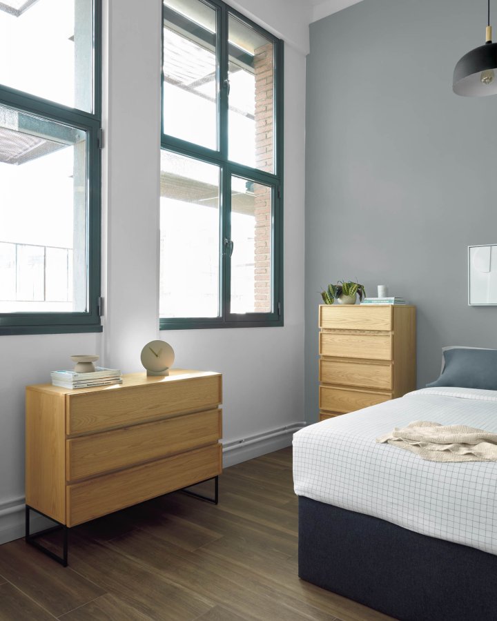 KAVE HOME Taiana kommode, m. 3 skuffer - naturlig eikefiner og sort stl