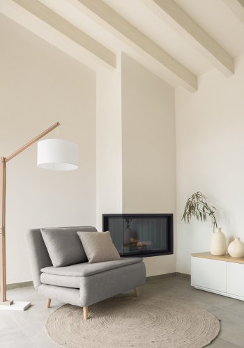 KAVE HOME Izar gulvlampe - naturlig tre og hvitt metall/bomull