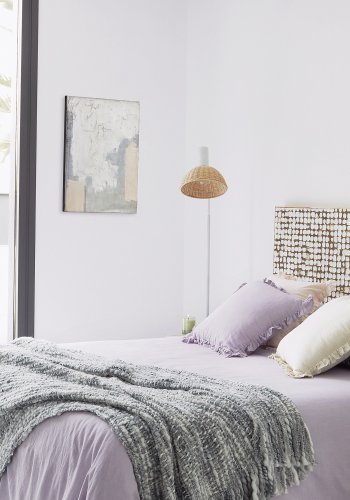 KAVE HOME Damila gulvlampe - naturlig rotting og hvitt metall