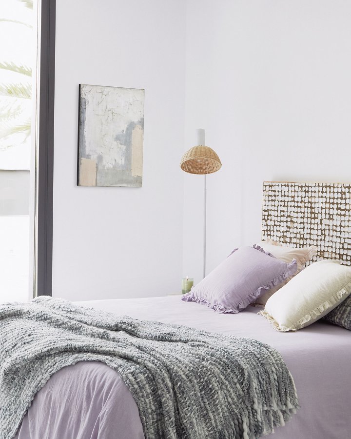 KAVE HOME Damila gulvlampe - naturlig rotting og hvitt metall