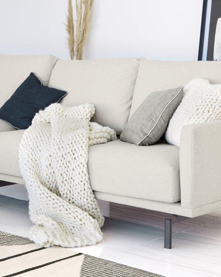 KAVE HOME Galene 4-seters sofa - beige resirkulerte fibre og jern