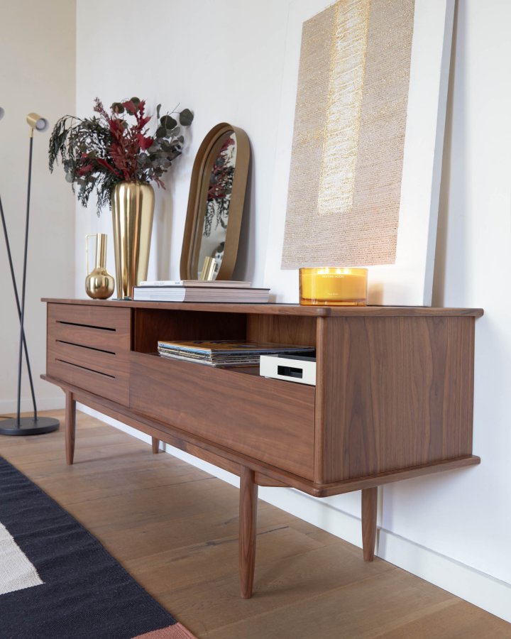 KAVE HOME Carolin TV-bord, m. 1 dr og 1 skuff - brun valnttfiner og valntttre (180x45)