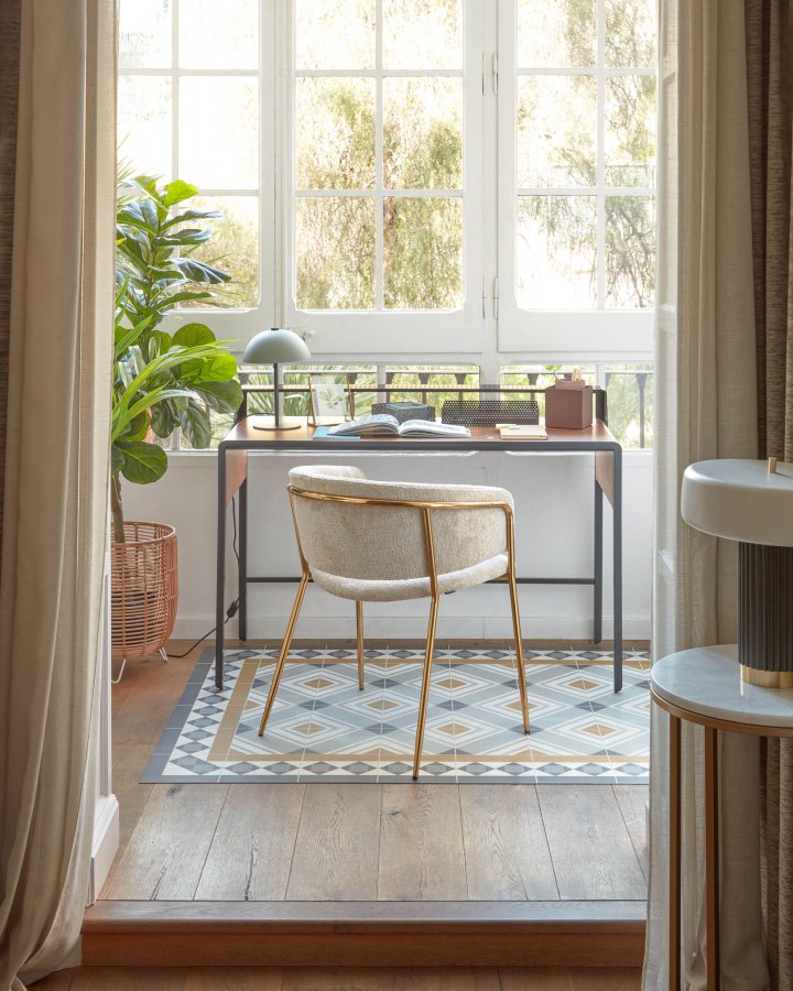 KAVE HOME Aleyla bordlampe - grnn og svart metall