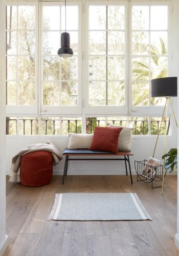 KAVE HOME Arabella benk - brun/svart valnttfinish/syntetisk skinn og metall, rektangulr (100x40)