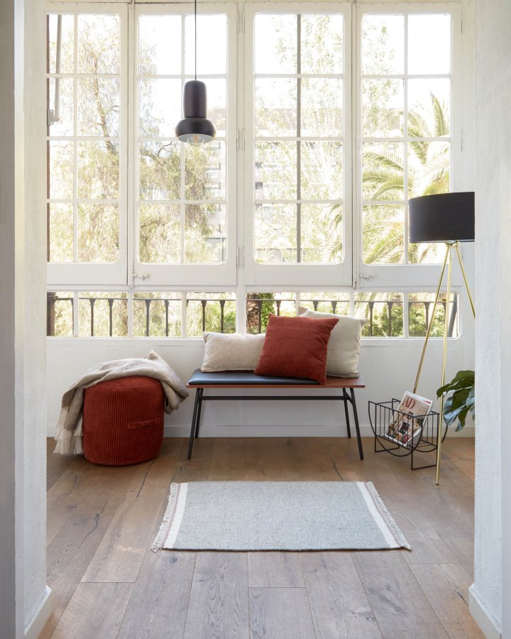 KAVE HOME Arabella benk - brun/svart valnttfinish/syntetisk skinn og metall, rektangulr (100x40)