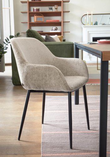 KAVE HOME Konna spisebordsstol, med armlener - beige chenille og sort stl