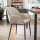 KAVE HOME Konna spisebordsstol, med armlener - beige chenille og sort stl