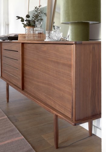 KAVE HOME Carolin skjenk, m. 2 skyvedrer og 1 skuff - brun valnttfiner og valntttre (180x83,8)