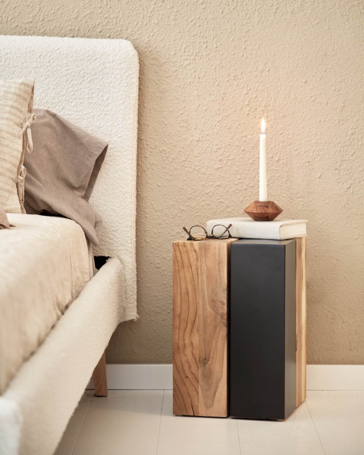 KAVE HOME Ognak sidebord - natur teak og metall, firkantet (29x29)