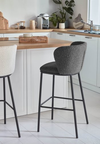 KAVE HOME Ciselia barkrakk, med ryggsttte og fotsttte - svart bouclé og svart metall (H:65cm)