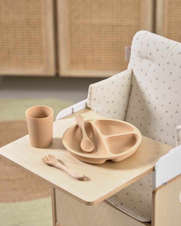 KAVE HOME Nuun brett til barnestol - naturlig bjrkefiner
