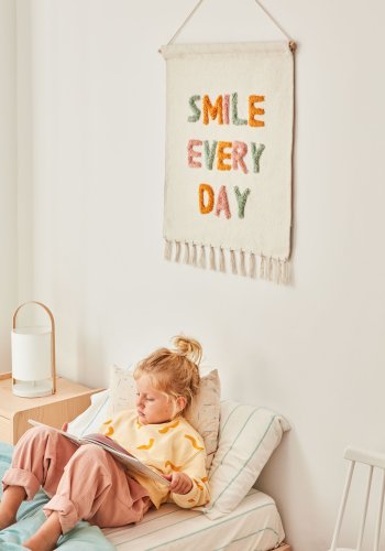 KAVE HOME rund Zayla bordlampe - hvit bomull og stl, naturlig bk