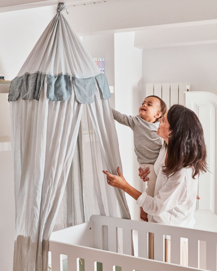 KAVE HOME Carelene sengehimmel - lysebl bomull