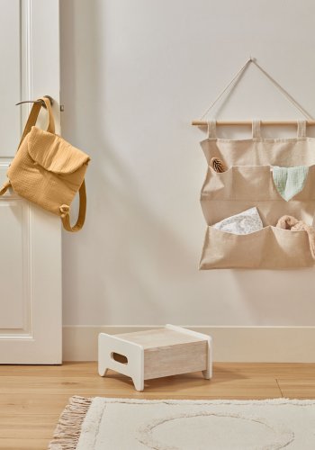 KAVE HOME Cecilia barnekrakk, rektangulr - hvit MDF og naturlig furu (32x29)