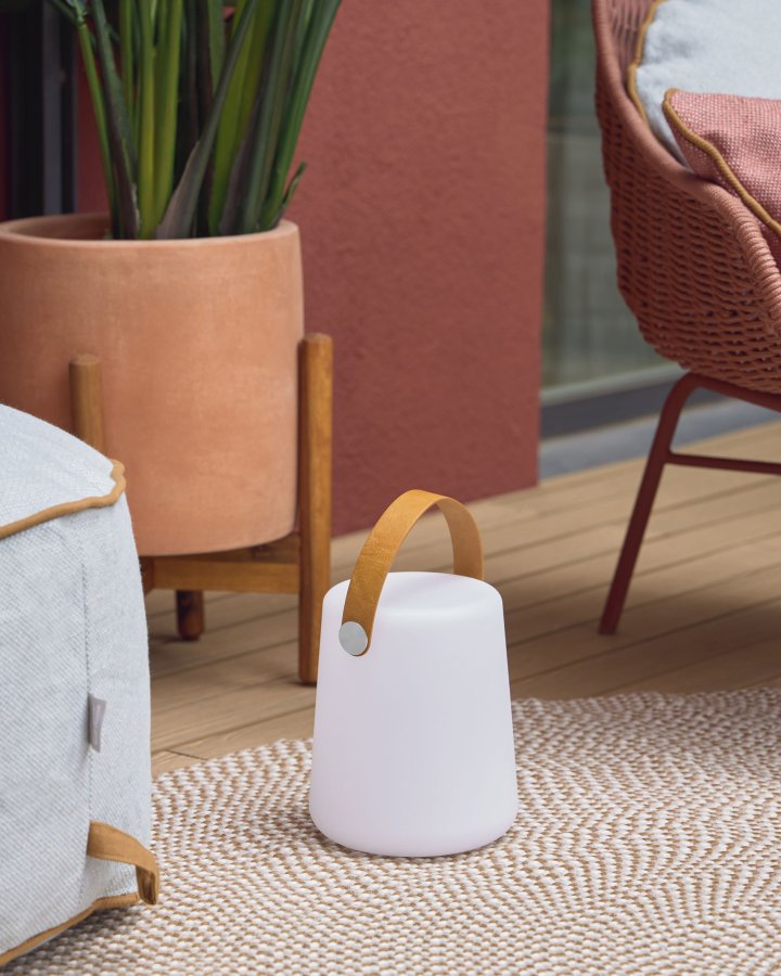 KAVE HOME Dialma bordlampe, trdls - hvit polyetylen og brunt kunstskinn