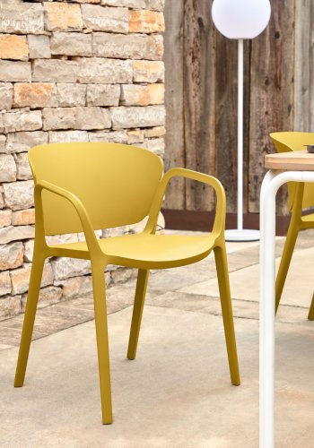 KAVE HOME Ania hagestol, med armlener - gul polypropylen