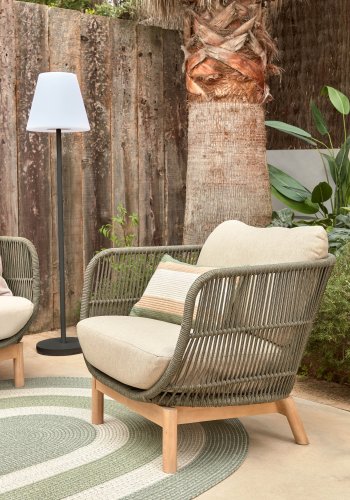 KAVE HOME Catalina hagestol, med armlener og puter - grnt tau og naturlig akasietre