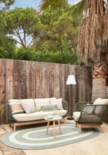 KAVE HOME Catalina hagestol, med armlener og puter - grnt tau og naturlig akasietre