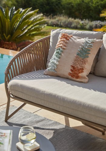 KAVE HOME Branzie sofa - brunt metall og tau, med grbrune puter, 3 pers.