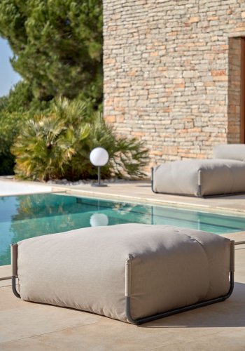 KAVE HOME Firkantet puffmodul for hagesofa - grnt stoff og svart aluminium (101x101)