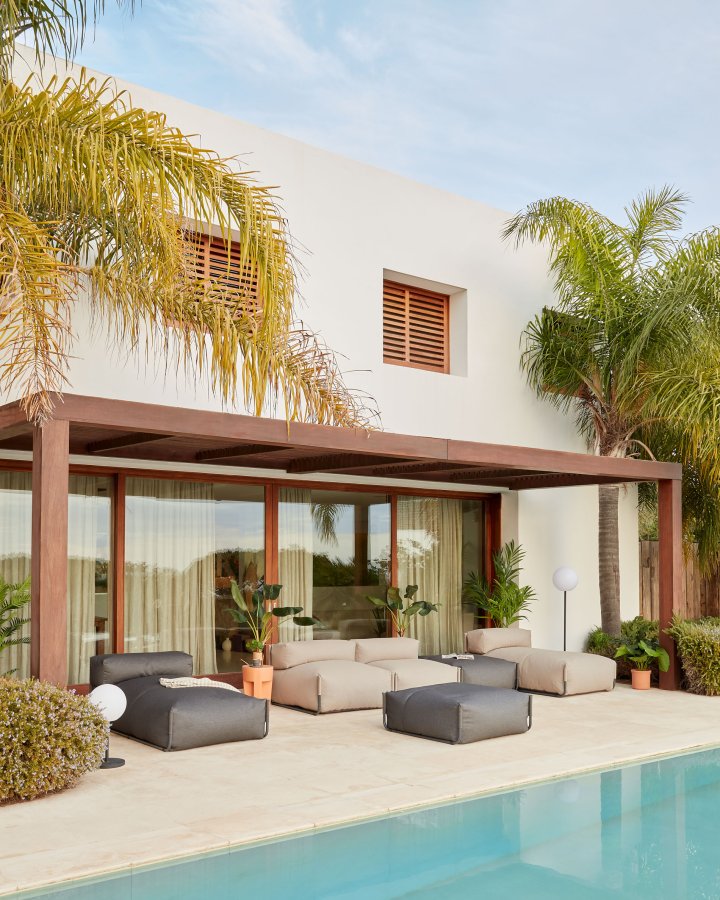 KAVE HOME Firkantet modul for hagesofa, med ryggsttte - grnt stoff og svart aluminium (101x101)