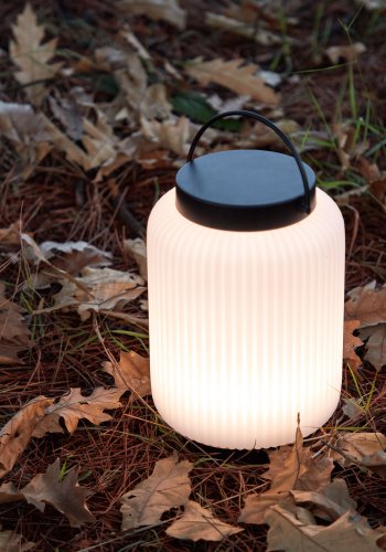 KAVE HOME Verona bordlampe - hvit polyetylen og svart jern