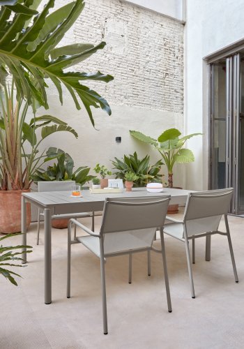 KAVE HOME Zaltana uttrekkbart utebord laget av aluminium i lys gr utfrelse, 140 (200) x 90