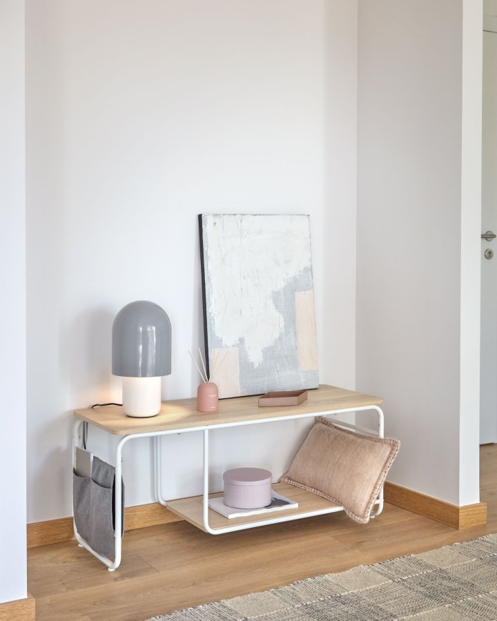 KAVE HOME Yamina TV-bord, med hylle og gr stofflommer - naturlig melamin og hvitt stl (110x40)