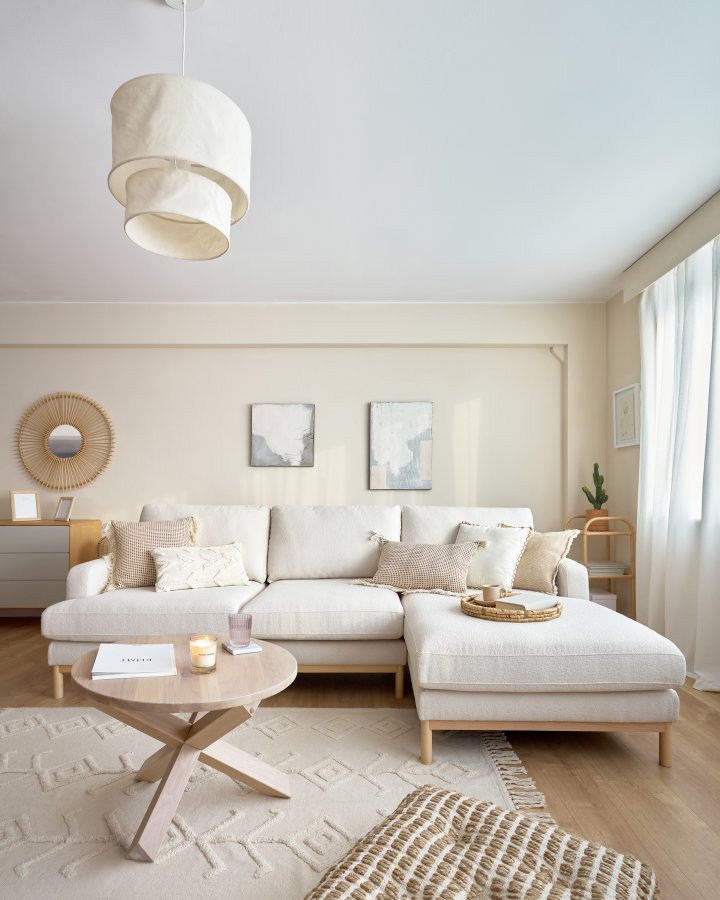 KAVE HOME Mihaela 3-manns sofa med hyre sjeselong - hvit microbouclé og naturlig bketre