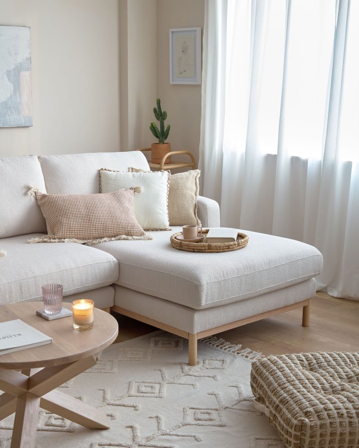 KAVE HOME Mihaela 3-manns sofa med hyre sjeselong - hvit microbouclé og naturlig bketre