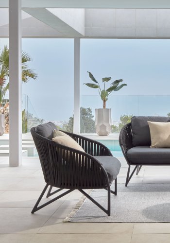 KAVE HOME Branzie lenestol, med stoffpute - svart tau og stl