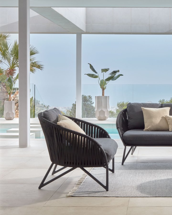 KAVE HOME Branzie lenestol, med stoffpute - svart tau og stl